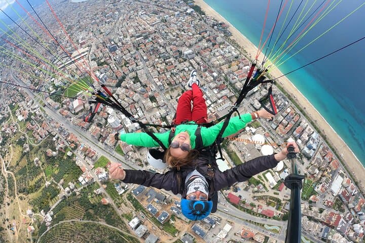 Paragliding Over Alanya: Tandem Flights from Yassı Tepe to Cleopatra Beach photo 4