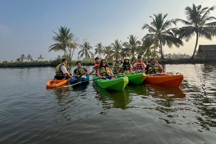 Kochi Kayaking in Kadamakkudy: Sunrise & Sunset Backwater Tour with Floating Tea Break