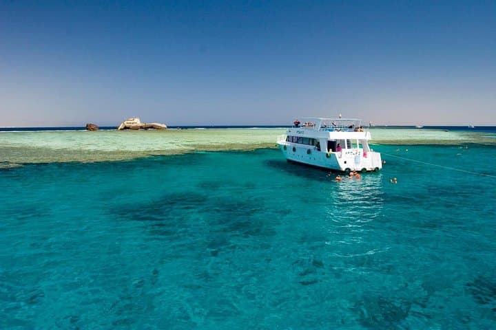 Full-Day Snorkeling Boat Trip to Tiran Island from Sharm El-Sheikh