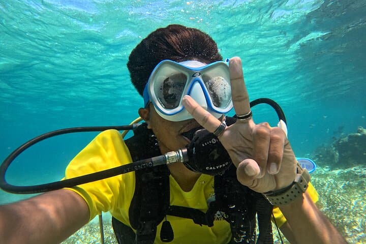 Ambergris Caye Small-Group Scuba Diving at the Belize Barrier Reef photo 3