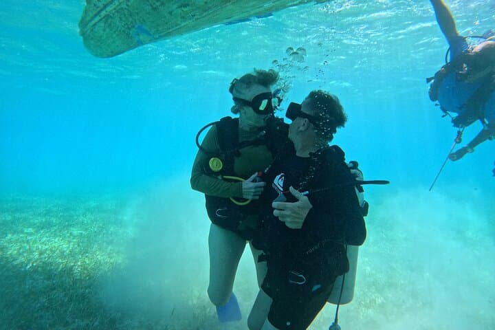 Ambergris Caye Small-Group Scuba Diving at the Belize Barrier Reef photo 4