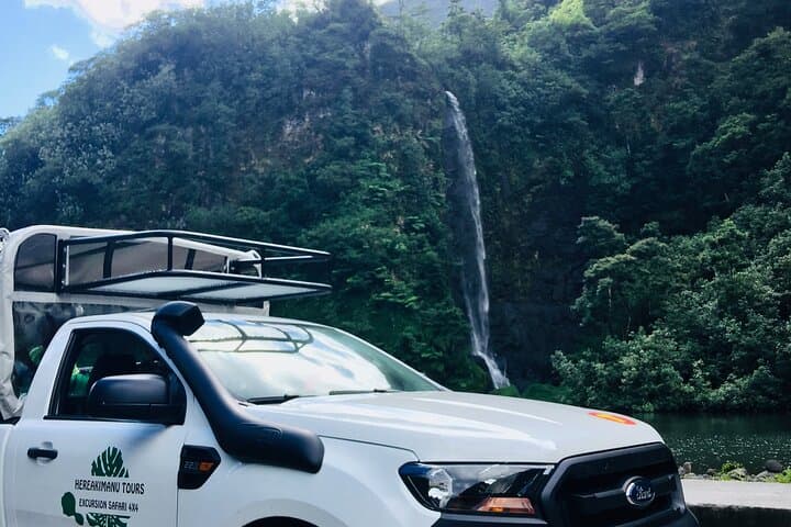 4x4 Safari in Tahiti's Papenoo Valley: Waterfalls, Caldera & Coastal Views photo 2