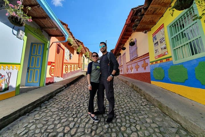 Medellín to Guatapé & El Peñol Day Tour with Coffee Farm Experience photo 4