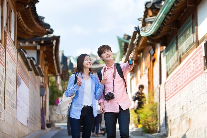 Seoul Layover Private Tour: Hanbok, Palaces, Namsan & Local Eats photo 4