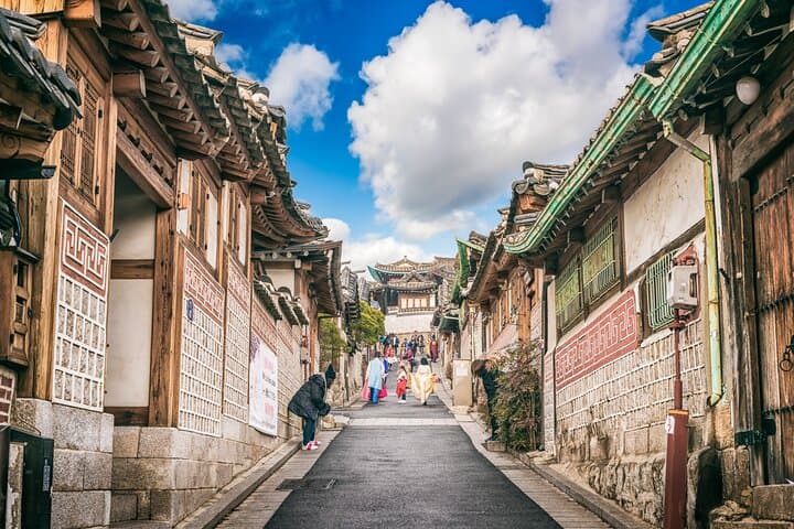 Seoul Layover Private Tour: Hanbok, Palaces, Namsan & Local Eats photo 6