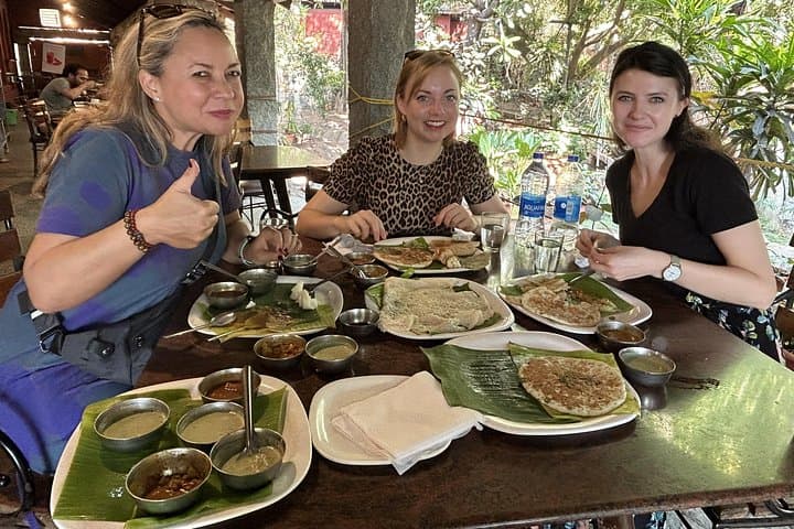 Bangalore Street Food and Lalbagh Garden Walking Tour: 12 Tastings & Heritage Walk