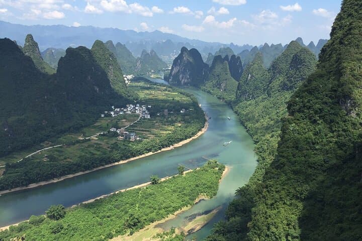 Li River Bamboo Raft Tour to Xingping and Xianggong Mountain