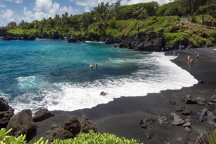 Private Road to Hāna Tour with a Local Hawaiian Guide — Twin Falls, Keʻanae & Waiʻanapanapa