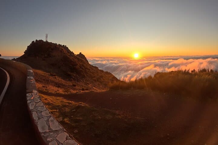 Madeira 4x4 Jeep Safari — Pico do Arieiro, Santana & Ponta de São Lourenço in One Day photo 3