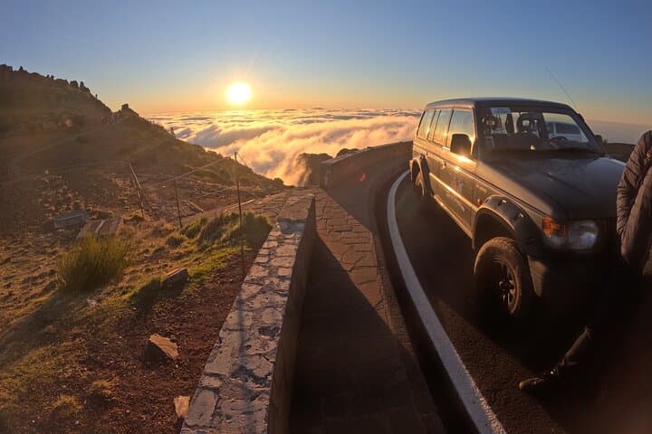 Madeira 4x4 Jeep Safari — Pico do Arieiro, Santana & Ponta de São Lourenço in One Day photo 2