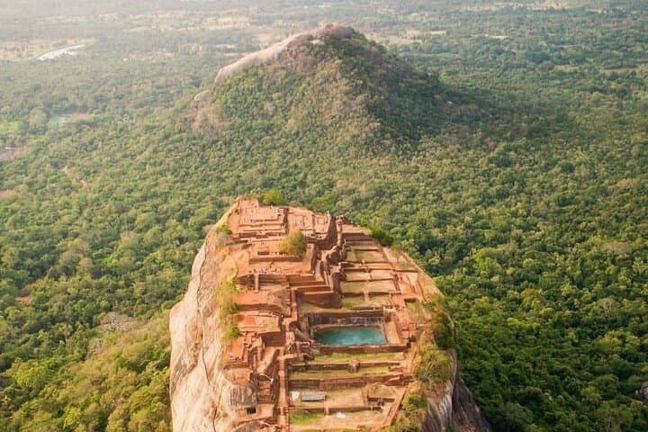 Sri Lanka 8-Day Nature and Adventure Tour with Private Chauffeur photo 1