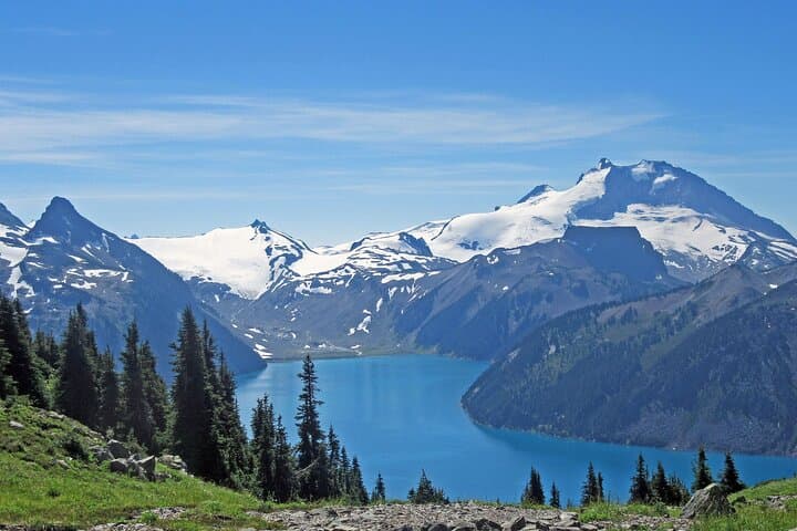 Sea to Sky Hiking Adventure: Guided Day Hike in Squamish’s Coastal Mountains