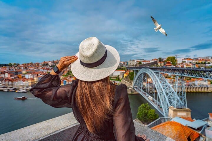 Porto on Foot: Self-Guided São Bento to Vila Nova de Gaia Audio Tour