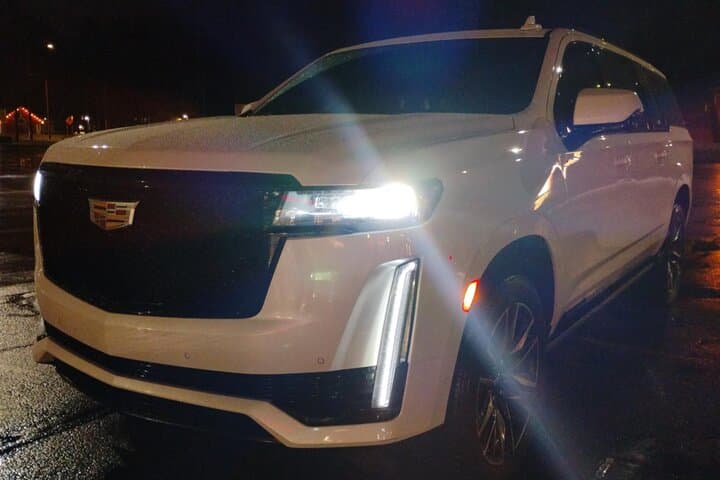 Old Mission Peninsula VIP Cadillac Escalade Wine Tour — Proposal-Friendly Luxury photo 2
