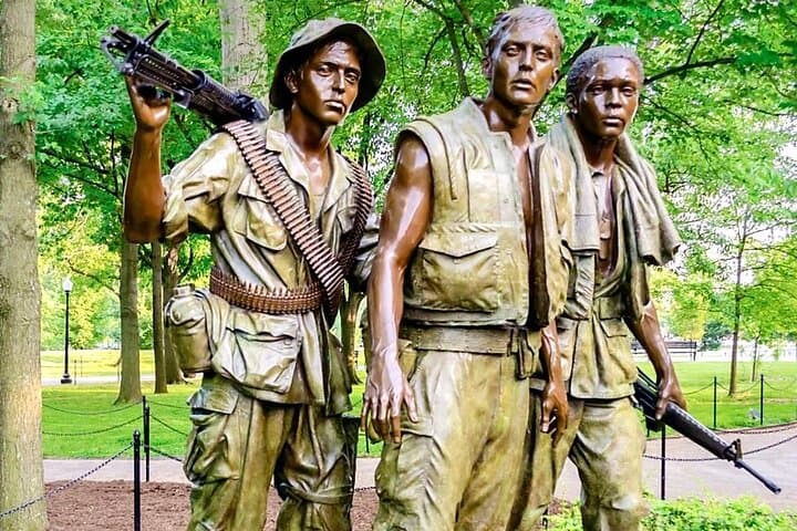 Private 4-Hour Washington DC Monuments & Memorials Tour photo 4