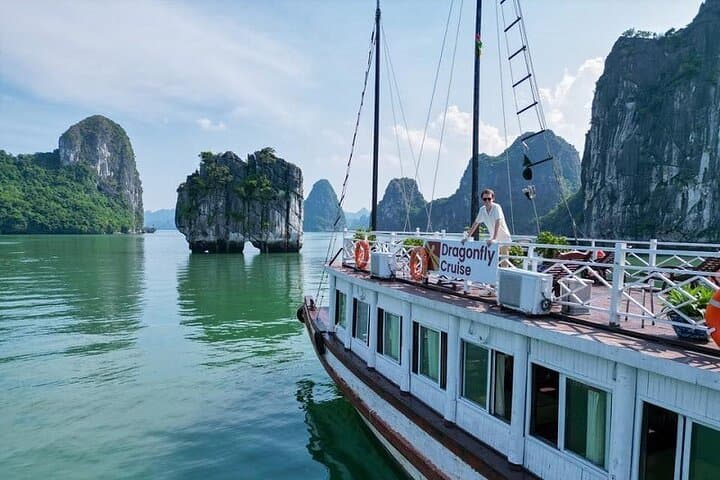 Halong Bay 4-Hour Luxury Cruise: Kayak, Thien Cung Cave & Floating Village photo 4
