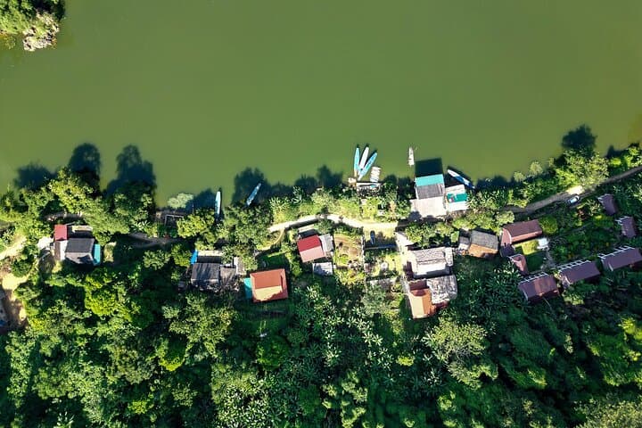 2-Day Kayak and Trek on Ba Be Lake: Paddle Puong Cave to Hmong Highlands photo 3