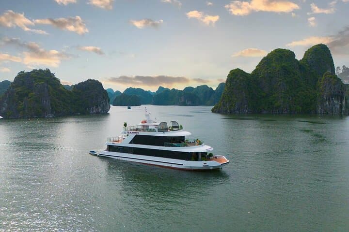 Lan Ha Bay Luxury Day Cruise from Cat Ba — Kayaking, Swimming & Sunset Party photo 4