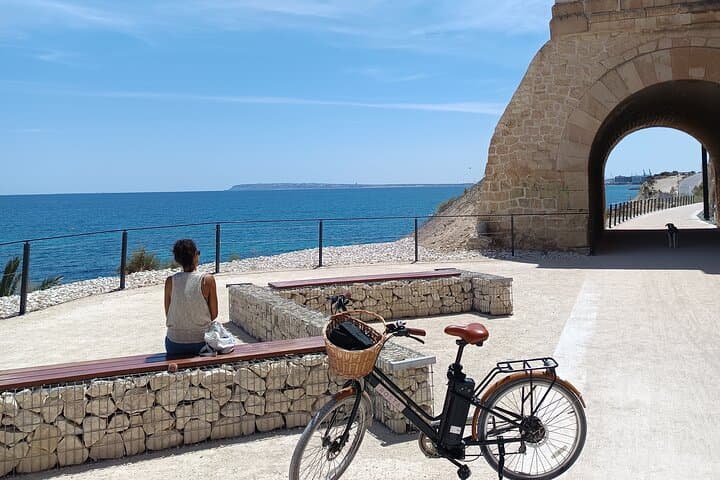 Alicante E-Bike City Tour: Coast, Old Town & Explanada in 2.5 Hours photo 2