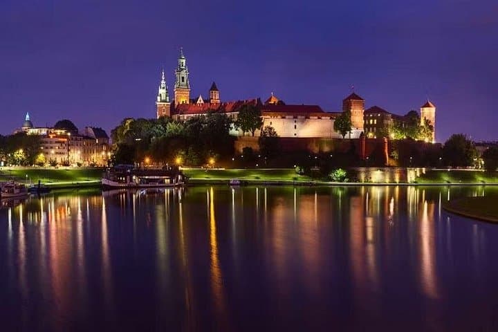 Private Vistula River Boat Tour: Krakow Castle to Kazimierz Cruise photo 4