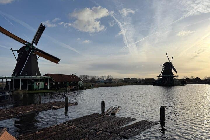 Private Luxury Tour: Zaanse Schans, Edam, Volendam & Marken — Windmills, Cheese & Clogs photo 3
