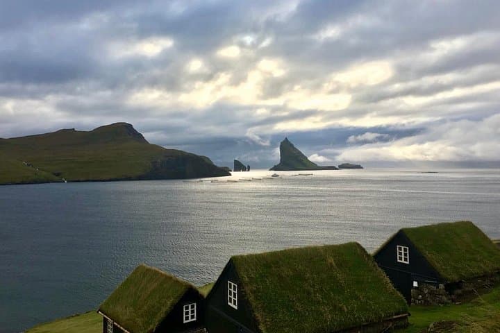 Vágar Day Tour: Bøsdalafossur & Múlafossur Waterfalls, Gásadalur and Leitisvatn Hike photo 2