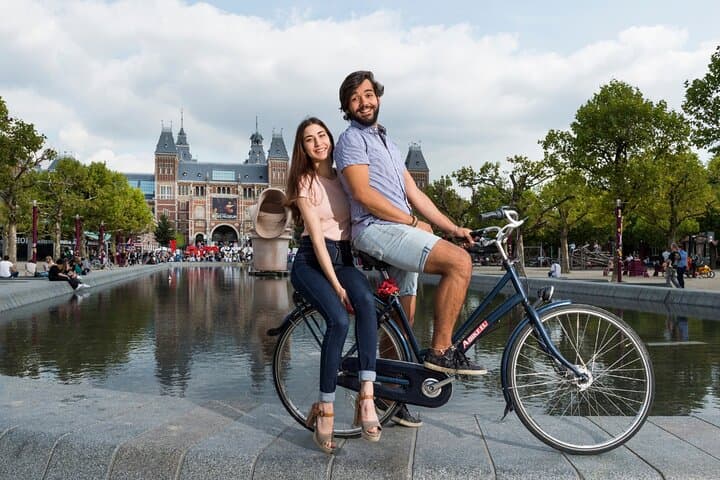 Guided Bike Tour of Amsterdam: Canals, Jordaan & Vondelpark photo 4