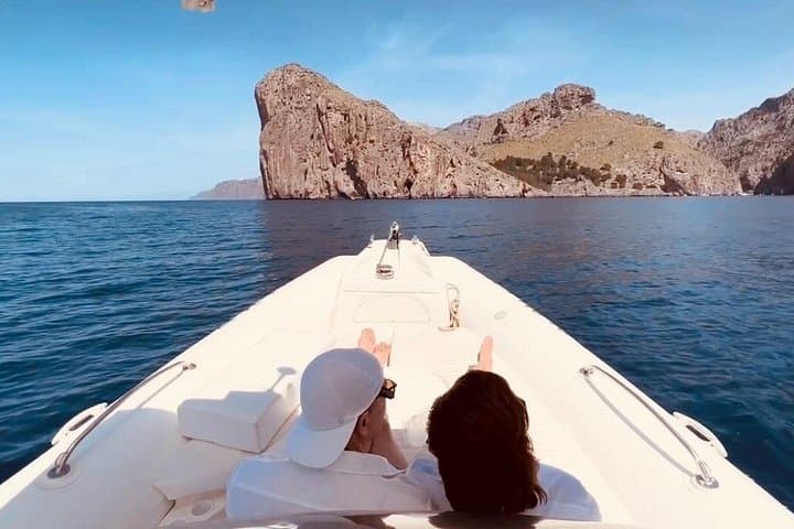 Private Morning Boat Tour Along Mallorca's Tramuntana: Sa Calobra & Cala Deià
