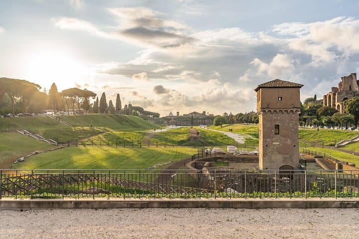 Pedal Rome: 4-Hour Bike Rental with Circus Maximus AR Experience