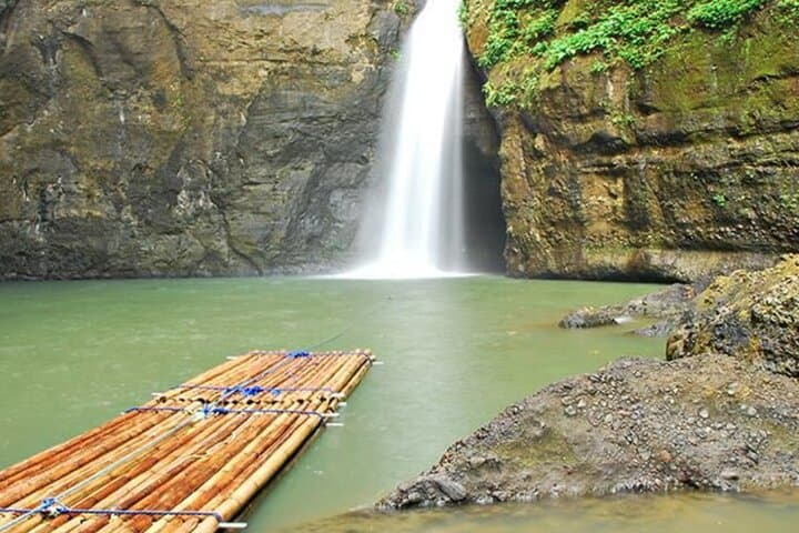 Pagsanjan Falls Shooting the Rapids: Boat Ride, Swim & Riverside Lunch photo 2