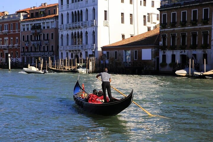 Venice Highlights: 2-Day St. Mark's, Doge's Palace, Murano & Gondola Tour photo 4