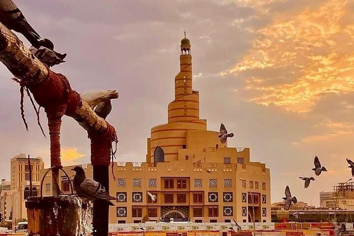 Private Doha City Day Tour: Corniche, Pearl, Katara & Souq Waqif Experience