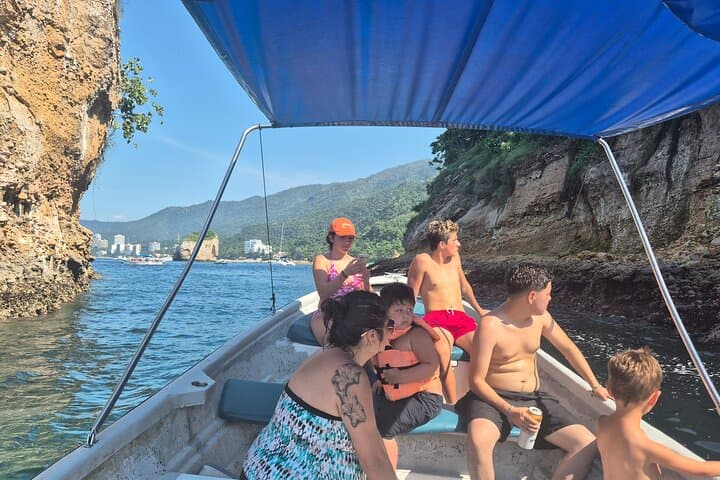Private 3-Hour Snorkel and Boat Tour to Mismaloya & The Arches photo 2