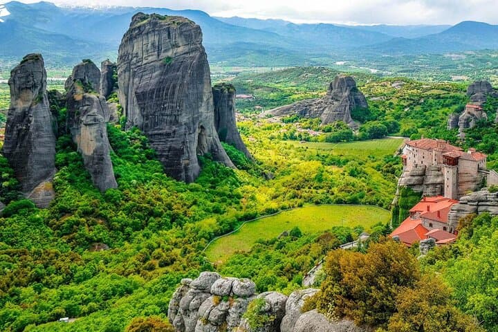 2-Day Private Tour to Delphi and Meteora — Oracle of Delphi, Meteora Monasteries & Thermopylae