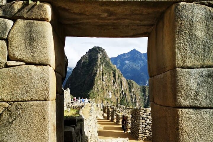 Two-Day Sacred Valley and Machu Picchu Highlights: A Compact Inca Journey photo 2