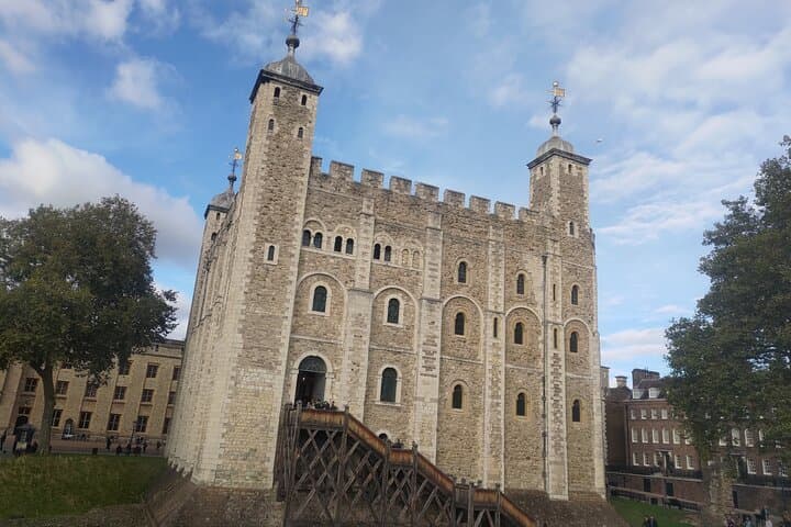 Tower of London & Tower Bridge Private Tour — Crown Jewels, Engine Rooms, and River Views photo 2