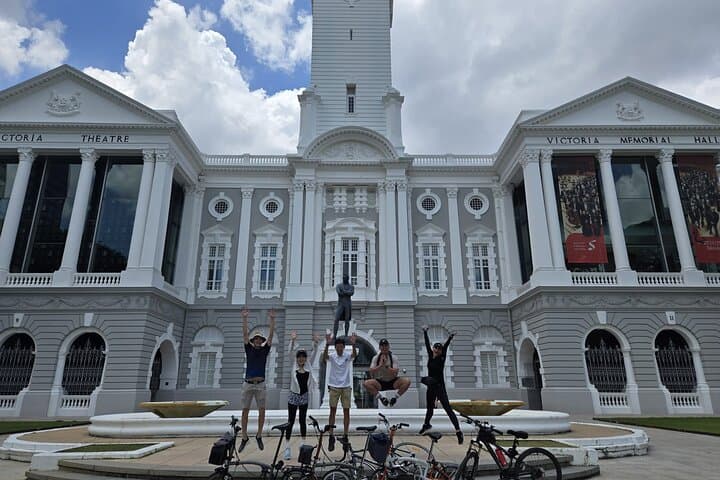 Ride the Rail Corridor: Singapore Cycling Tour Through Civic District & Hawker Eats photo 5