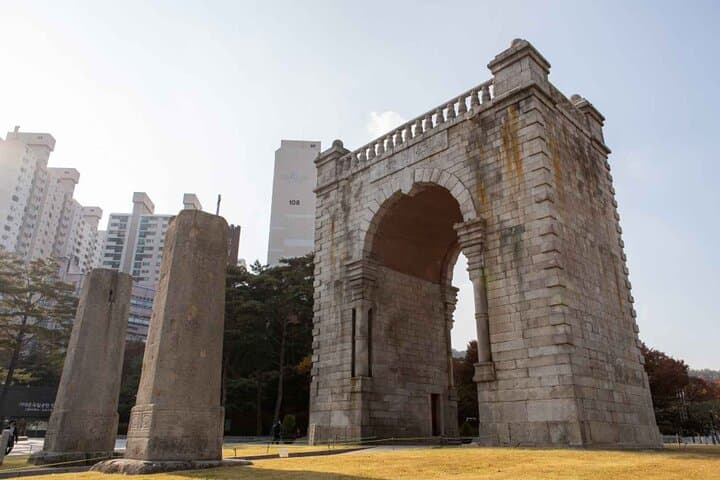 Blood & Tears: Seoul Independence & Democracy Dark History Walking Tour photo 6