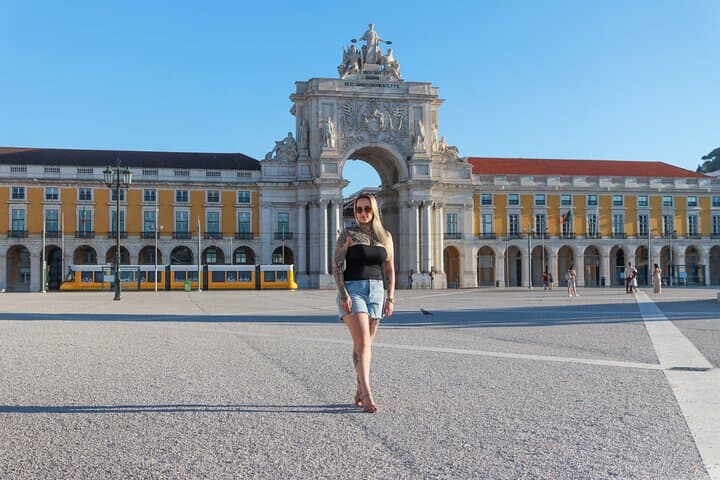 Lisbon Photoshoot with Local Photographer — Iconic Alfama & Tram 28 Session photo 6