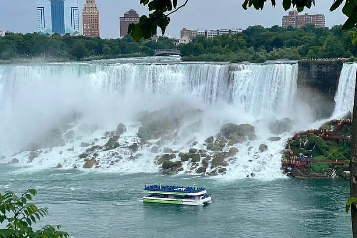 Toronto to Quebec: 6-Day Small-Group Tour to Niagara Falls, Thousand Islands & Montreal photo 1