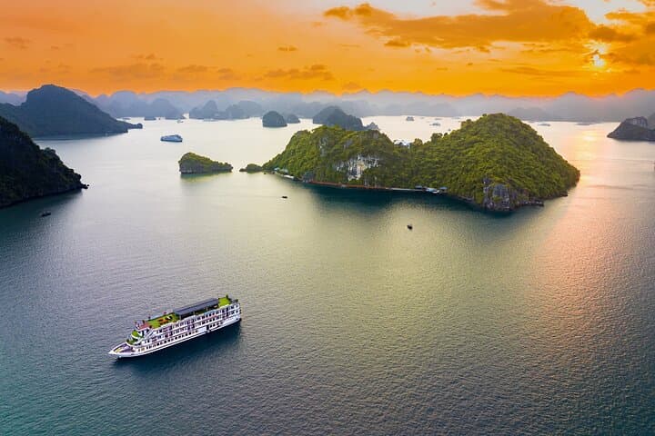 Amanda Cruises: 2-Day, 1-Night Luxury Cruise Through Ha Long Bay