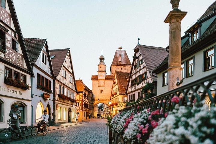 Private Romantic Road Day Trip: Rothenburg ob der Tauber & Harburg Castle from Munich