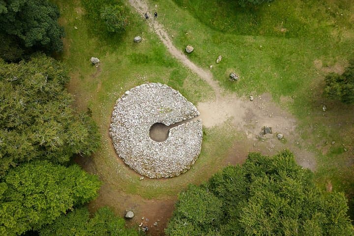 Invergordon to Loch Ness: Cawdor Castle, Distillery Visit & Urquhart Ruins Small-Group Tour photo 2