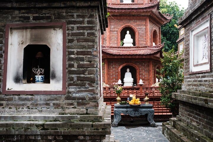 Hanoi E-Bike Tour: Hoan Kiem, Long Bien & Old Quarter in 3.5 Hours photo 4