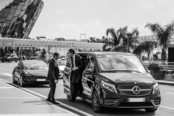 Private Transfer to Southampton Cruise Port from Heathrow & London Stations photo 6