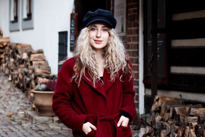 Prague Surprise Proposal and Portrait Photoshoot in Old Town photo 6