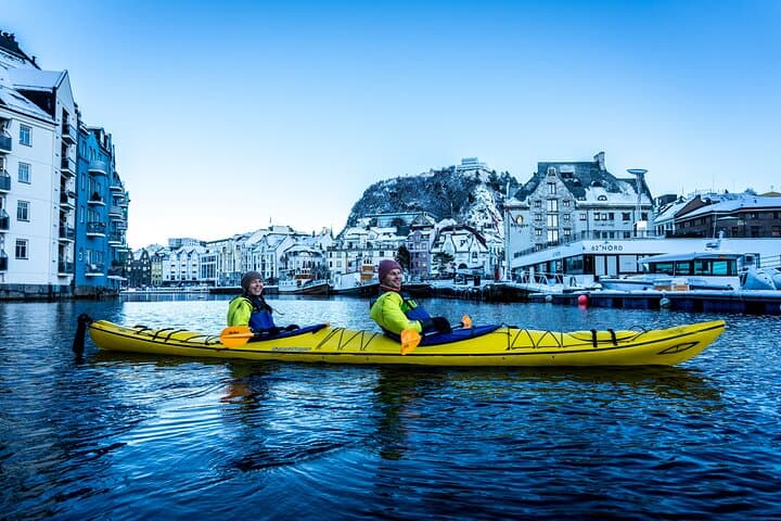 Winter Kayaking and Sauna in Ålesund: Brosundet Paddle & Svai Sauna photo 2