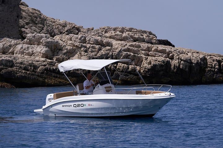 Private 2-Hour Boat Tour Along the Sorrento Coast — Capri Views & Hidden Coves photo 1