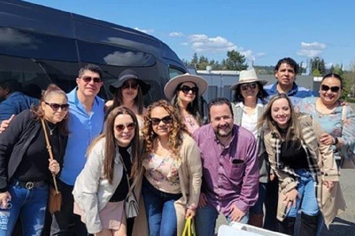Seattle to Woodinville: Hollywood Artisan Wine Tasting Experience photo 3