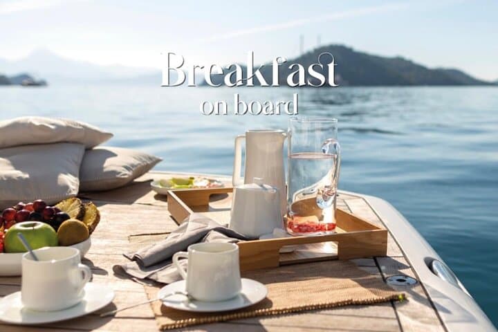 Sunrise Boat Tour Along the Amalfi Coast from Positano, Praiano & Amalfi photo 4